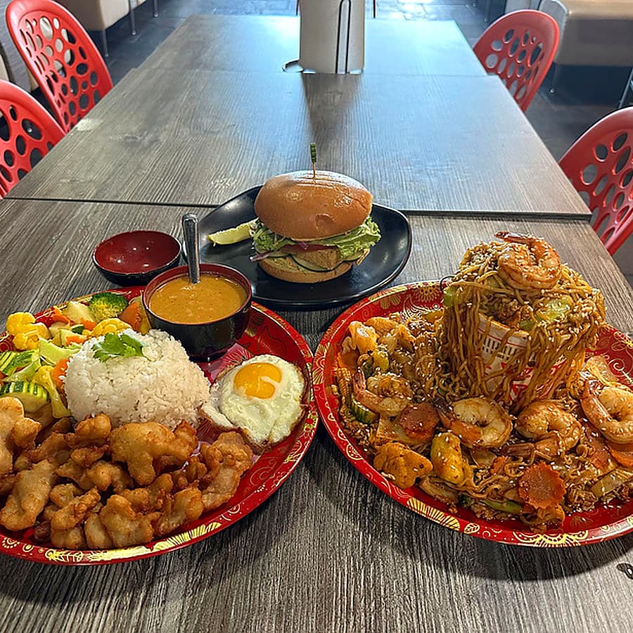 Colorful shrimp noodle plate with vegetables